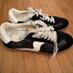 Dolce Vita Sneakers